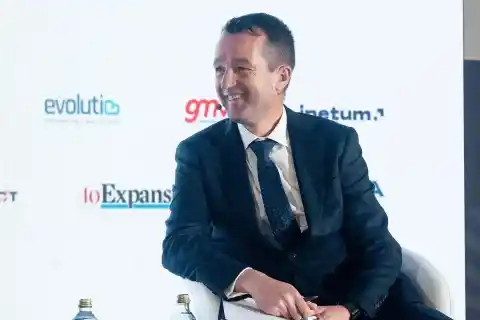 Imagen 1 de Escribano prevé más crecimiento para la acción de Indra tras sus récords en 2025