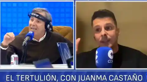 Imagen 1 de Paco González e Isaac Fouto discuten la falta previa al gol