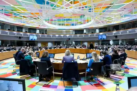 Imagen 1 de Ministros UE descartan fragatas para reabrir estrecho de Ormuz bloqueado por Irán