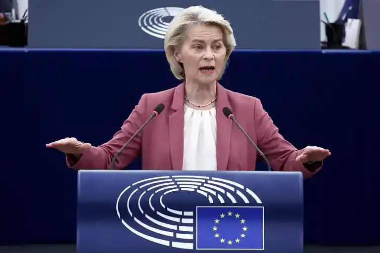 Imagen 1 de Von der Leyen pide a los países que "eviten el cierre prematuro" de centrales nucleares "que dan electricidad a bajo coste" en pleno apagón de Almaraz