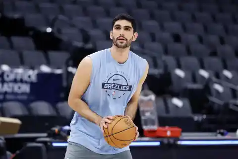 Imagen 1 de Santi Aldama finaliza mejor temporada NBA con lesión