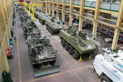 Imagen 1 de Trump amenaza con cortar comercio a España por vetar bases militares para guerra en Irán