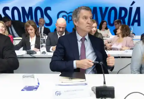 Imagen 1 de Feijóo urge a Abascal: “No podemos entrar en el mes de abril sin un acuerdo”