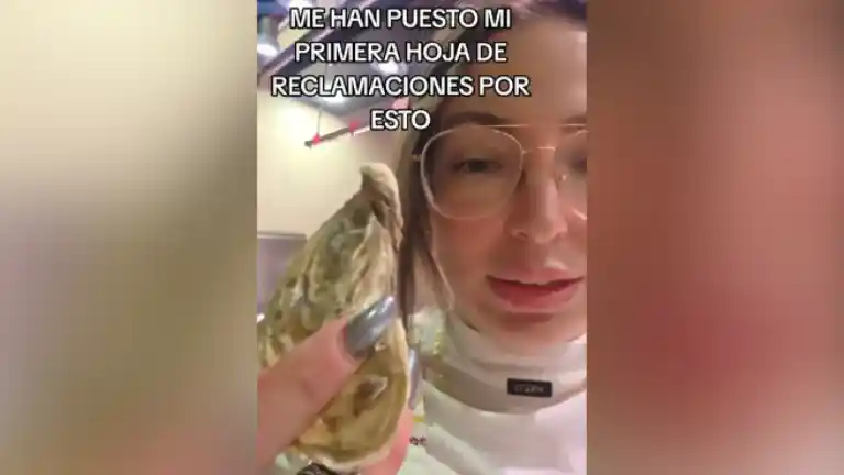 Imagen 1 de Cajera sorprendida al recibir hoja de reclamaciones tras la llegada de la policía a su pescadería