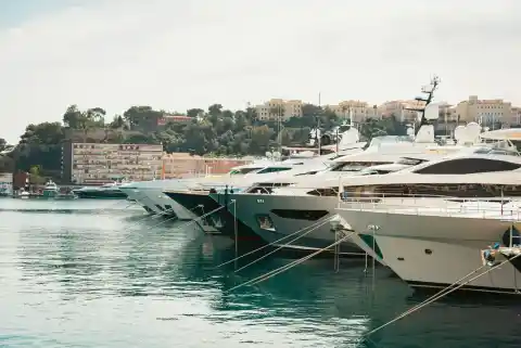 Imagen 1 de Mónaco quiere lanzar una medida inédita para los yates de sus marinas: una zona de bajas emisiones para yates