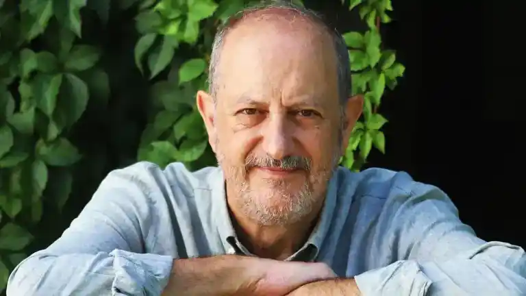 Imagen 1 de Doctor Nicolás Olea advierte que los envases de comida preparada contienen tóxicos y engordan.