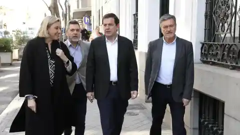 Imagen 1 de Mañueco deja puerta abierta a coalición con Vox pero exige consensuar proyecto futuro primero