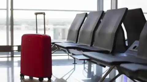 Imagen 1 de Mujer de 35 años abandona Austin por Madrid sin plan previo