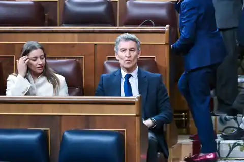 Imagen 1 de PP y Vox buscan pactos en el Congreso para gobiernos