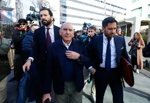 Imagen 1 de Magistrado escucha testimonio de violación contra excomisario José Ángel González en abril