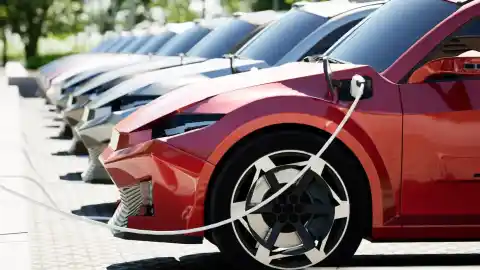 Imagen 1 de España arriesga liderazgo automotor sin red eléctrica