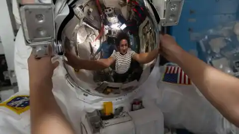 Imagen 1 de Astronautas de la NASA realizan primera caminata espacial en seis horas tras un año de pausa
