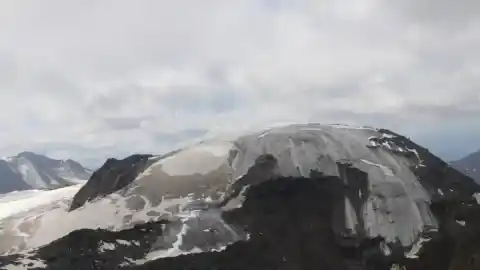 Imagen 1 de Carrera contrarreloj para salvar 'libros de historia' ocultos en los núcleos de hielo alpinos