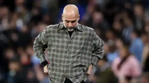 Imagen 1 de La camisa estilo leñador de Pep Guardiola en el partido ante el Real Madrid que se ha hecho viral y ya está agotada: "No tiene perdón"