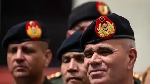 Imagen 1 de Delcy Rodríguez destituye a Padrino López tras más de una década como ministro de Defensa