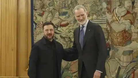 Imagen 1 de Felipe VI recibe a Zelenski al finalizar su cuarta visita