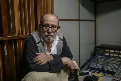 Imagen 1 de Silvio Rodríguez exige AKM ante amenaza de agresión