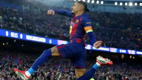Imagen 1 de Raphinha lidera la goleada del Barça para avanzar a cuartos