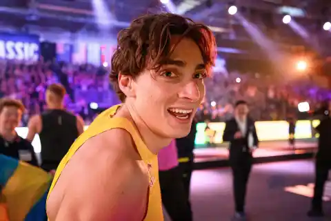 Imagen 1 de Mondo Duplantis rompe récord mundial en Torun con 6,17