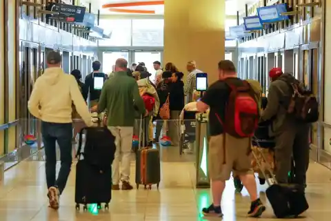 Imagen 1 de EEUU exige 15 mil dólares de fianza para visados de turismo