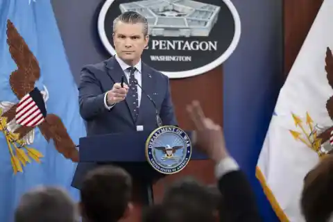 Imagen 1 de El Pentágono defiende que está cumpliendo sus planes militares en Irán pero rechaza poner plazos a su ofensiva