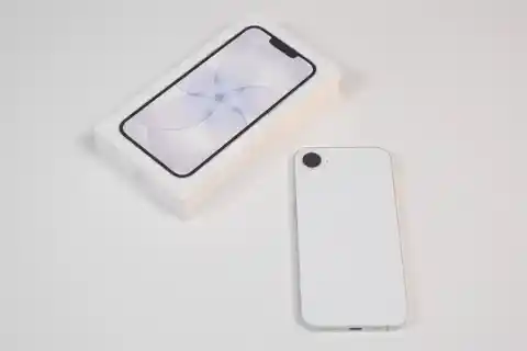 Imagen 1 de iPhone 17e llega con MagSafe y cinco accesorios clave