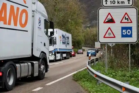 Imagen 1 de Los transportistas elevan la presión al Gobierno a unas horas de que se anuncie el plan contra la escalada del gasóleo