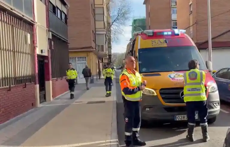 Imagen 1 de Un menor de 16 años, apuñalado en el abdomen en Villaverde