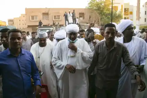 Imagen 1 de Paramilitares sudaneses bombardean casa de Musa Hilal