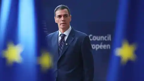 Imagen 1 de Pedro Sánchez lidera a los progresistas como héroe romántico
