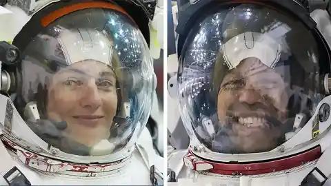 Imagen 1 de Astronautas de la NASA instalan paneles solares