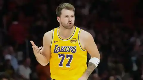 Imagen 1 de Luka Doncic suma 60 puntos y lleva a los Lakers