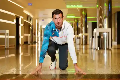 Imagen 1 de Quique Llopis busca oro mundial tras rebajar récord