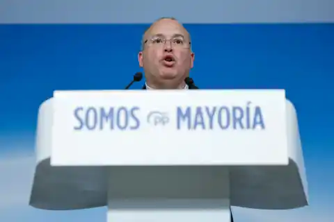 Imagen 1 de Miguel Tellado critica el espectáculo en la Moncloa