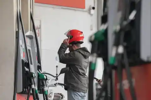 Imagen 1 de Hacienda condicionará las rebajas fiscales sobre carburantes y luz a la evolución de la inflación