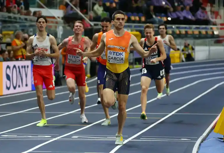 Imagen 1 de Atletismo español celebra en pista cubierta con Rocío Arroyo