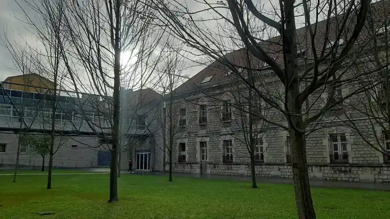 Imagen 1 de Nueve años de cárcel para un instalador de alarmas por violar a una clienta en Cantabria
