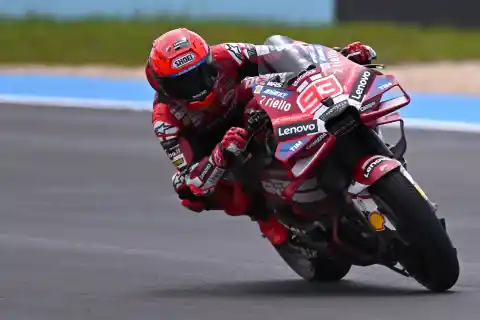 Imagen 1 de Tormentas y animales exóticos complican el GP de Brasil