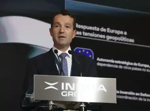 Imagen 1 de El Gobierno ve insostenible la continuidad de Ángel Escribano: "¿Cómo va a seguir en una Indra que necesita un nuevo plan estratégico sin su empresa?"