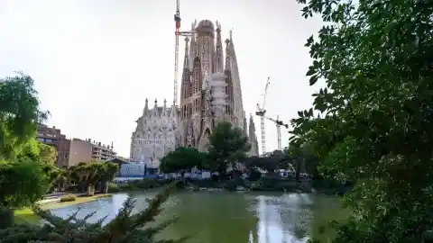 Imagen 1 de En Reddit no dan crédito al 'descubrir' uno de los mayores monumentos de España: "Estamos a punto de ser testigos de un momento histórico"