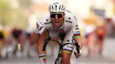 Imagen 1 de Pogacar logra su primera victoria en la Milán-San Remo