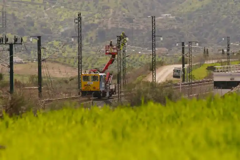 Imagen 1 de Ministro Puente explica limitaciones físicas tras caída