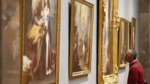 Imagen 1 de Madrileños viajan por la ciudad fingiendo ser turistas