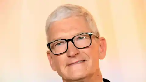 Imagen 1 de Tim Cook afirma no ser político tras donar millón a Trump