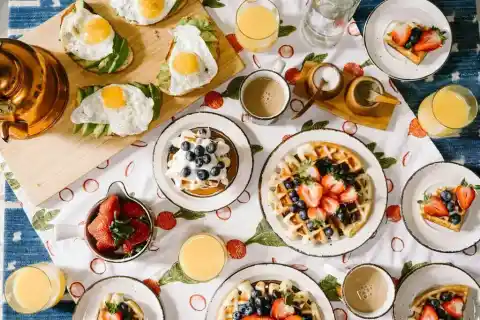 Imagen 1 de Estudio con 103.000 personas vincula desayuno tardío a mayor