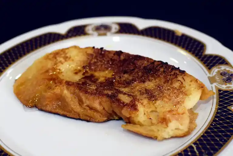 Imagen 1 de La mejor torrija de Madrid 2026 se hace en un puesto 'gastro' del Mercado de Numancia, en Vallecas