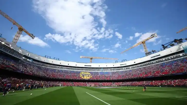 Imagen 1 de Limak inicia un ERE que afectará a 370 empleados pero no a las obras del Spotify Camp Nou