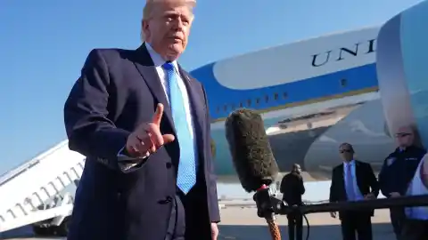 Imagen 1 de Trump cree que Ormuz reabrirá "pronto" si las negociaciones prosperan y valora un control conjunto del estrecho junto a Irán