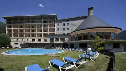 Imagen 1 de El parador de 4 estrellas en el que ha pasado el fin de semana Pedro Sánchez: esto cuesta alojarse en el hotel