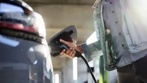 Imagen 1 de Etiopía prohíbe coches de gasolina y diésel tras gastar